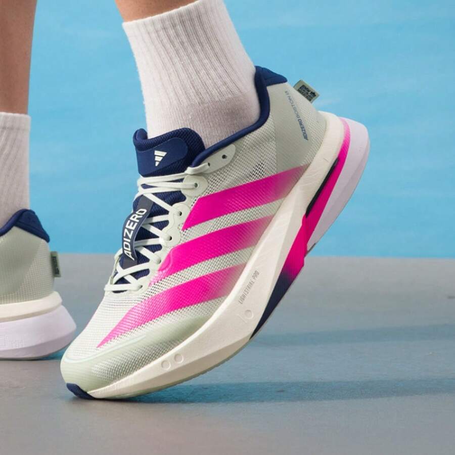 Adidas 男鞋Adizero Boston 13超輕緩震低筒跑步鞋 - 灰綠色/粉紅色/藍色 - 查看 1