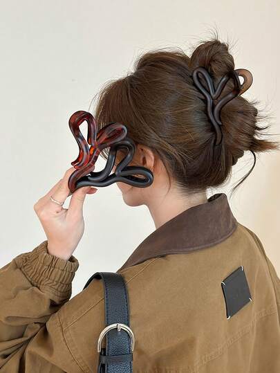 Minimalist Asymmetric Hair Claw, Suitable For Thick Hair, Elegant Bun Clip, Versatile Korean Style Hair Accessory