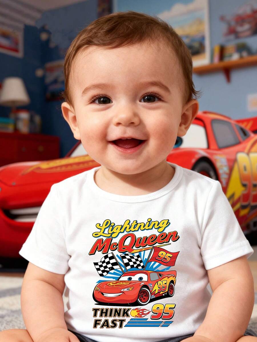Disney Baby Boy T-Shirt Featuring A Cars Lightning McQueen Lettering Cartoon Print. Made From Breathable, Soft, And Comfortable Fabric, This Spring/Summer Baby T-Shirt Is Perfect For Everyday Wear, Outings, And As A Gift For Infants And Toddlers. - trắng - Xem 1