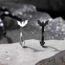 2pcs 16G Bat Rook Eyebrow Ring Internally Threaded Vertical Labret Lip Piercing Jewellery Black Curved Barbells Daith Rook Earring For Women - Bat - View 2