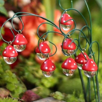 9 pezzi Decorazioni da giardino creative a forma di funghi rossi, funghi a goccia d'acqua, accessori per decorazione paesaggistica da giardino, decorazioni per erba, decorazioni per San Valentino/matrimonio, artigianato in resina dipinto a mano