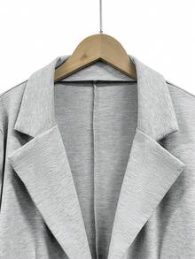 两件套加大码女式休闲通勤轻便运动条纹装饰长袖外套和裤子套装 - 涤纶材质，可机洗，适合春秋季穿着 - 灰色 - 查看 6