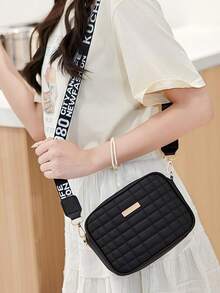 1个多色PU材质多功能拉链校园单肩包、斜挎包、手提包、办公包。简约多功能学生文具袋。新款大容量高端时尚通勤单肩包，可装笔记本、笔、尺子和化妆品等日常用品，适合各种场合。 - A114 - 查看 10