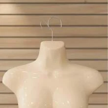 Maniquí Dama Pierna Corta Tipo Busto Completo | Maniquí Exhibidor Femenino con Pierna Corta Disponible en 4 Colores Blanco, Negro, Beige y Plata, Ideal para Lencería, Ropa Interior, Shorts, Trajes de Baño, Vestidos Cortos y Exhibición Profesional en Tiendas, Boutiques y Escaparates - carne - Ver 5