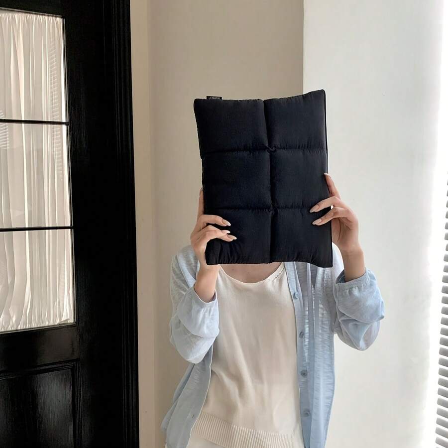 A Minimalist Laptop Sleeve Compatible With 13-Inch And 15-Inch Macbooks, Designed For Laptop - Black 15 - View 1