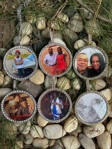 1 Men's Custom Hip-Hop Oversized Photo Necklace - Large Solid Frame, Personalized Photo Pendant, Daily Street Fashion Jewelry, Hip-Hop Necklace, Shiny Frame Design, Men's Accessory Gift - Multicolor - View 5