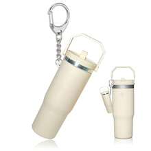Llavero con mini taza compatible con el vaso , lindo soporte de vaso térmico para bolso, mochila - Beis - Ver 1