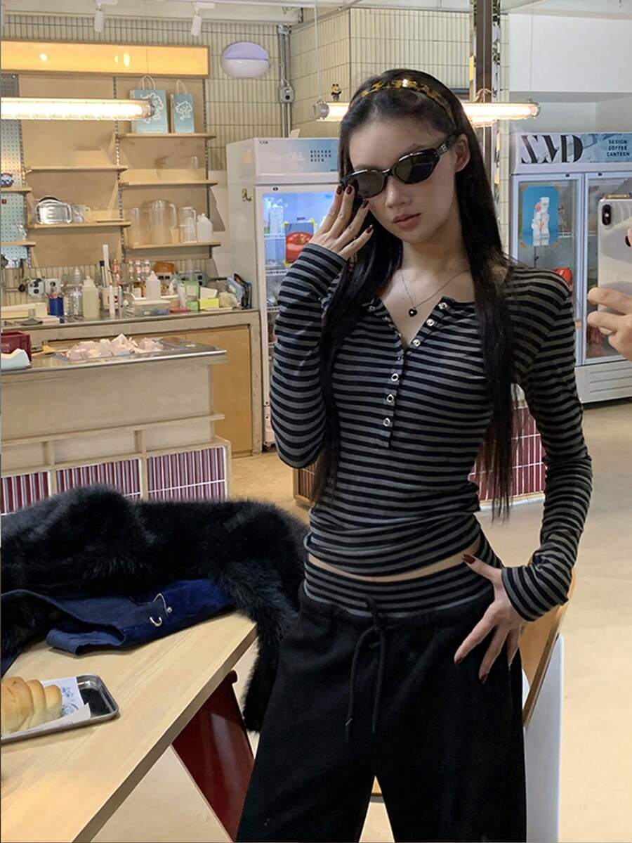 韩版条纹T恤打底衫，修身长袖上衣，休闲春季款 - 灰色 - 查看 1