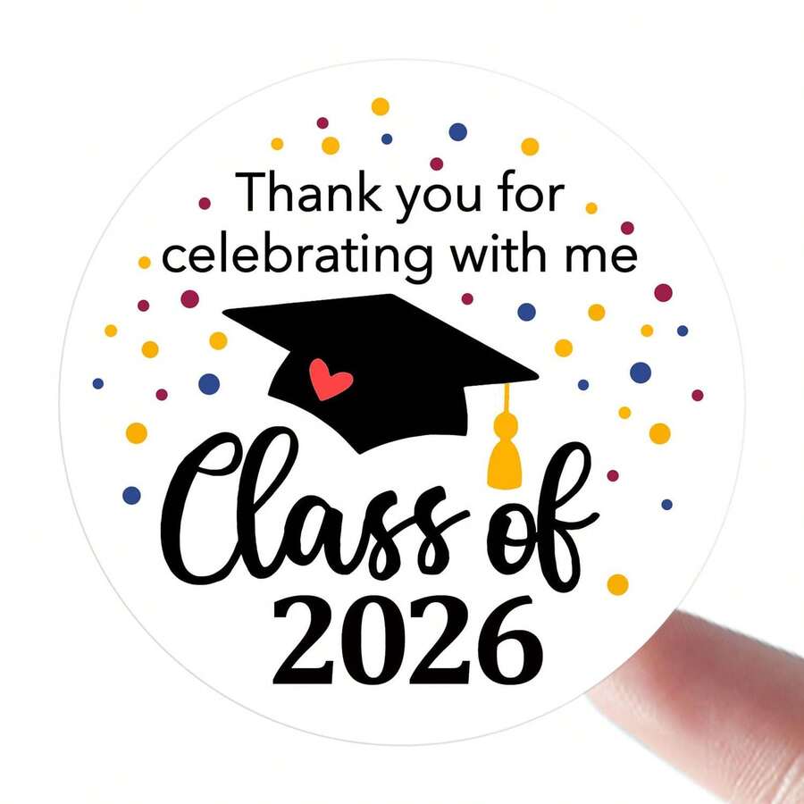 6/30 Piezas Pegatinas de Agradecimiento por la Graduación Clase de 2026 - "Gracias por celebrar conmigo" Etiquetas redondas para birretes para regalos y decoraciones de fiesta de graduación (4 cm) - Multicolor - Ver 1