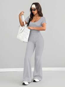 AITYI Studio 女士连体裤，修身剪裁，休闲 U 领纯色时尚性感舒适修身款，适合户外运动，适合毕业典礼、新年、情人节、狂欢节等场合，四季皆宜的弹力针织短袖喇叭裤连体裤 - 花灰色 - 查看 7