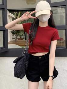 Áo crop top nữ màu đỏ rượu vang trơn, tối giản, đa năng, phong cách Y2K, thích hợp mặc đi biển và hàng ngày, ôm sát, tôn dáng và gợi cảm. - Đỏ - Xem 5