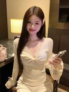 Apricot V-Neck Long Sleeve T-Shirt For Women, Autumn/Winter, Lace Trim Design Undershirt - Apricot - View 5