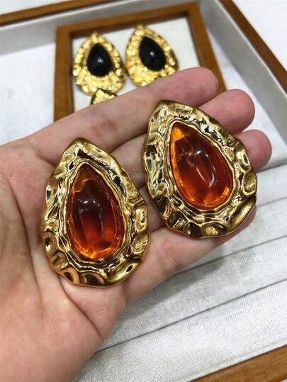 1 Pair Women's Chunky Teardrop Earrings | Vintage Textured Gold-Tone Frame Y2K Retro Colorful Resin (Black/White) Bold Teardrop Fashionable Jewelry, Suitable For Party And Daily Wear
