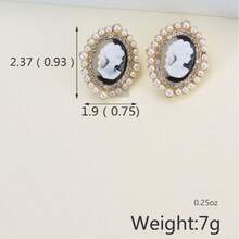 Figure Detail Oval Stud Earrings - Multicolor - View 6