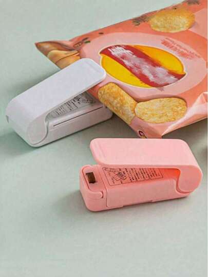 1个迷你食品真空封口机 - 小巧易用，手动真空封口机，适用于食品保鲜，是酒店、餐厅、街头小吃摊和餐车的理想之选 - 可重复使用，节省空间，非常适合商业用途 - 不含真空袋，小巧便携，适用于餐厅、餐车、酒店 - 零食包装，无需用电