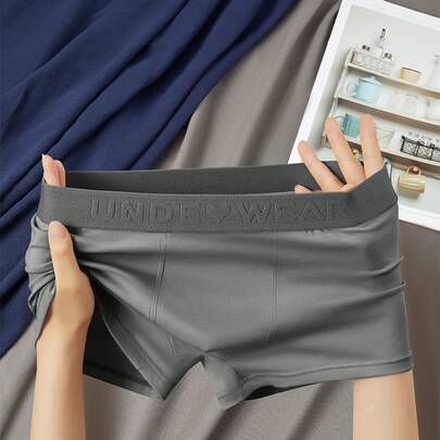 Men's Underwear Cotton Melad Color Retro Men's Briefs Mid-Waist Comfortable Breathable Four-Corner Briefs
