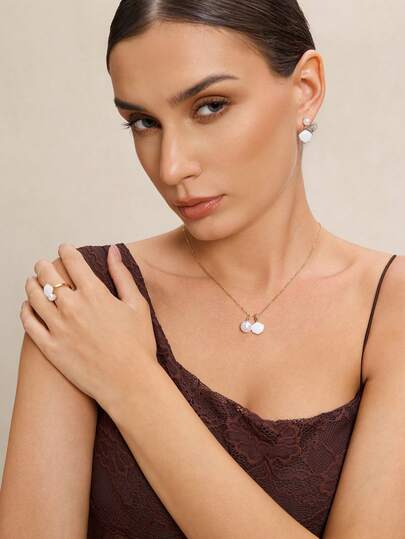 Etoivie 1件貝殼珠寶套裝（包含項鍊、戒指、耳環）,適合女性,是理想的禮物,新潮的固定鎖鎖鎖鎖鎖鎖鎖鎖鎖,再以鎖骨鍊造型