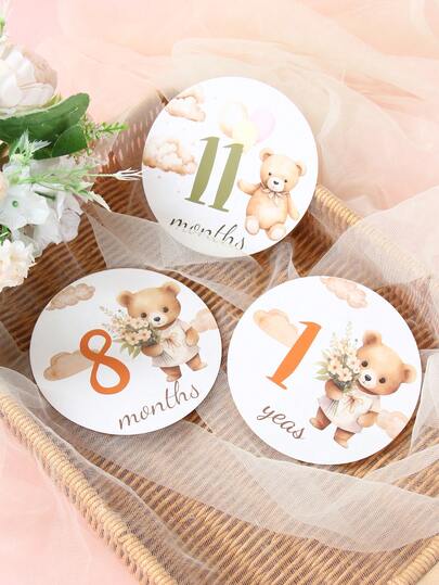 16张可爱小熊图案宝宝每月成长里程碑卡片，带公告牌，适合男孩女孩，可用作新生儿摄影道具、婴儿派对装饰和用品。