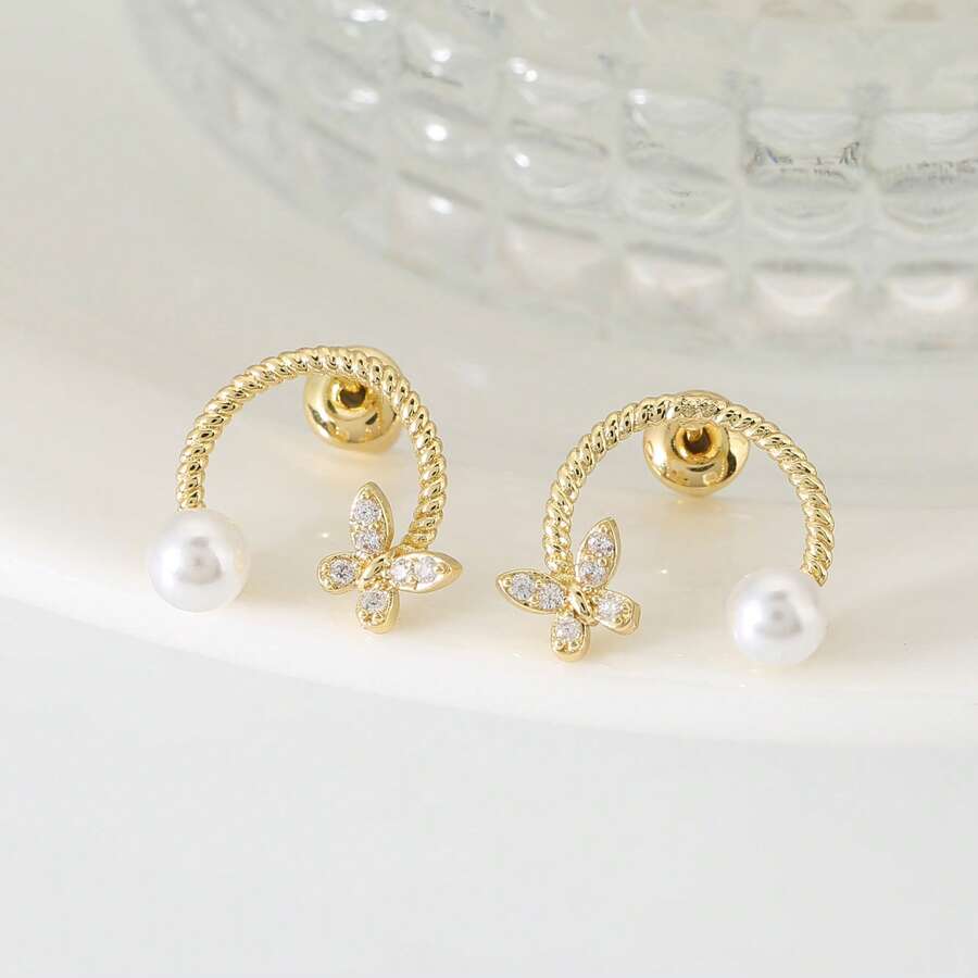 1 Pair Gold Tone Twisted C-Hoop Stud Earrings With CZ Butterfly & Faux Pearl - Butterfly Imitation Pearl Earrings - View 1
