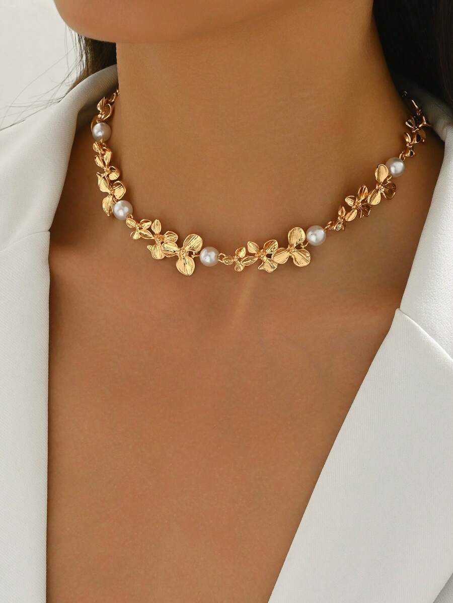1pc Adjustable Golden 3-Petal Flower Necklace, Elegant, Luxury Design, Versatile, Faux Pearl Flower Jewelry Necklace Suitable For Women's Daily Wear, Beach, Party, And Gift - Gold - View 1