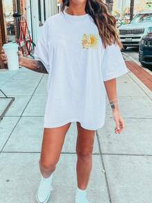 Women's 100% Cotton Retro Sun And Daisy Flower Graphic T-Shirt, Casual Summer Boho Tee For Women, Drop Shoulder Graphic Print T-Shirt, Short Sleeve And Round Neck, Casual Top For Spring And Summer, Women's Oversized Clothing, Unisex Short Sleeve Graphic T-Shirt, Casual Round Neck T-Shirt. Spring Summer Tops - 白色 - 查看 2