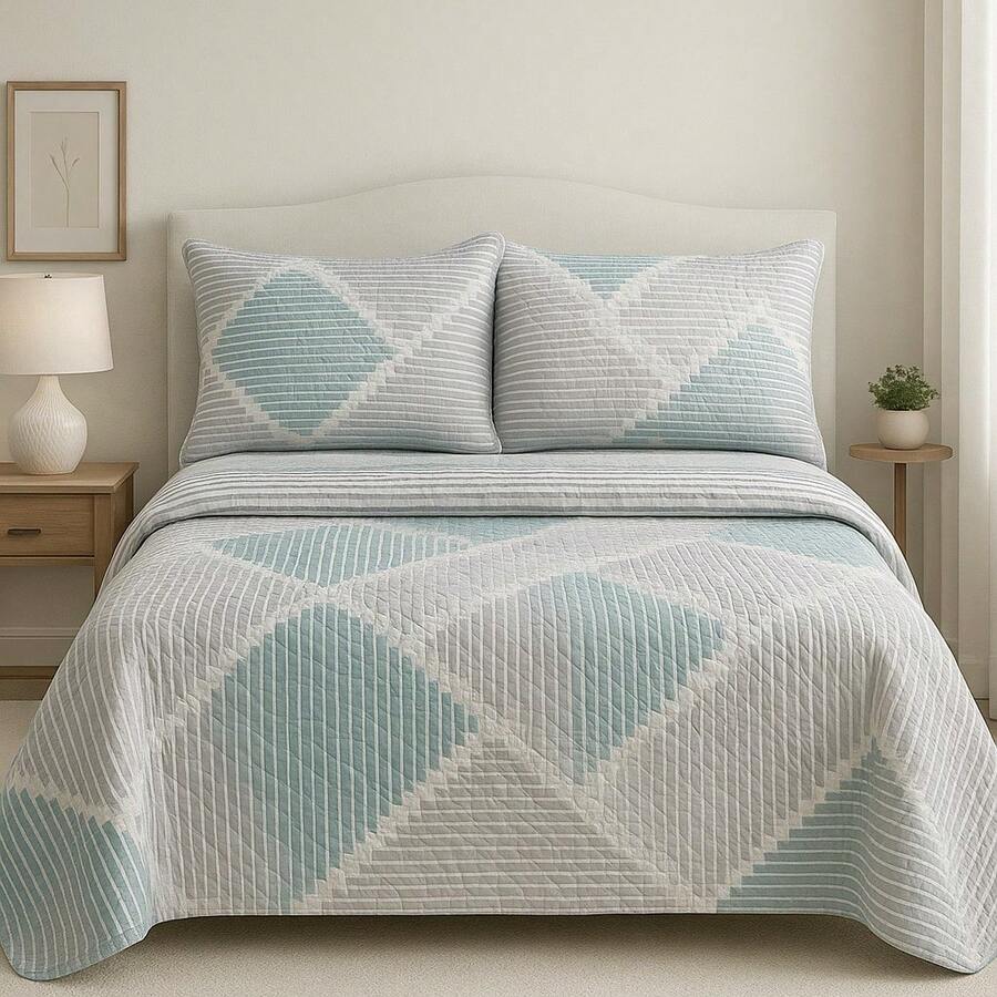Double-Sided Ultrasonic Boutis Quilt Set (3 Pieces) With Pillowcase - Lisboa - View 1