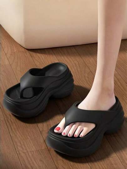 女士厚底坡跟人字拖，时尚新款，适合户外、沙滩、约会、办公等场合，轻便EVA材质，柔软、耐用、舒适、防滑、防臭，休闲百搭，学院风女式拖鞋，黑色