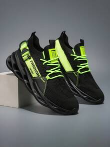 Men's Breathable Hollow Knit Casual Sports Running Shoes, Suitable For All Seasons - Black and Green - View 5