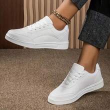 2026 New Style Women's White Shoes, Low-Top Lace-Up Sneakers, Casual Sports Shoes, Simple And Versatile Women's Shoes, Low-Top Flats, Fashionable White Shoes, Daily Wear Women's Shoes, Breathable Sneakers - 純白 - 查看 2