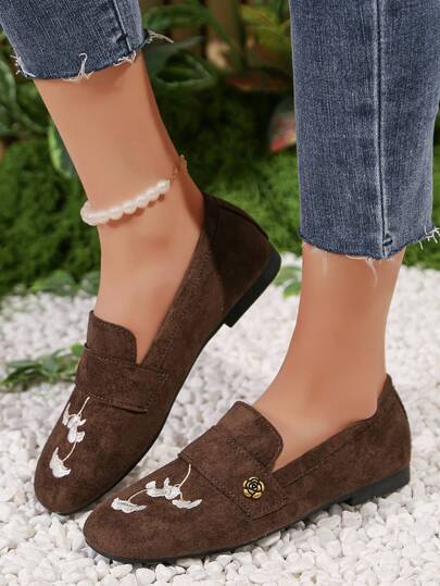 2026 Vintage Embroidered Flat Loafers, Comfortable Plus Size Moccasin Shoes