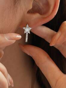 BLOVEMEE 2pcs Luxury 925 Sterling Silver 0.5Carat X 2 Moissanite U-Shaped Star Earrings, Suitable For Women's Daily Wear, Party, Holiday, Mother's Day, Wedding Anniversary, Birthday Shiny Jewelry Gift - EH0085M - View 2