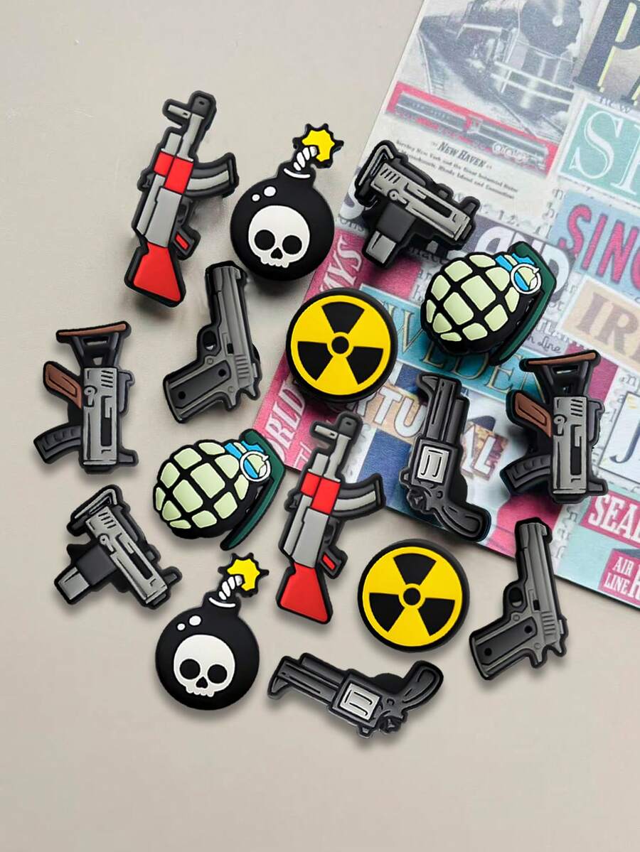 16 PCS Pistol Series, Cartoon Gun Money Bag, Soldier Lip Cap, PVC Shoes Accessories, Sandals Decoration, Garden Shoes Accessories, Party Accessories For Holidays, DIY Beach Packaging Accessories, Birthday, Christmas, Valentine's Day, Halloween Party Gifts, Shoe Hangers