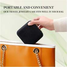 Plush Velvet Jewelry Box | Travel Jewelry Case Organizer With Mirror  | Best Gifts For Daughter, Girlfriend, Mom | Gifts For Her - 黑色 - 查看 9