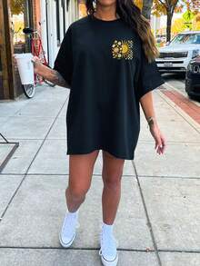 Women's 100% Cotton Retro Sun And Daisy Flower Graphic T-Shirt, Casual Summer Boho Tee For Women, Drop Shoulder Graphic Print T-Shirt, Short Sleeve And Round Neck, Casual Top For Spring And Summer, Women's Oversized Clothing, Unisex Short Sleeve Graphic T-Shirt, Casual Round Neck T-Shirt. Spring Summer Tops - 黑色 - 查看 2