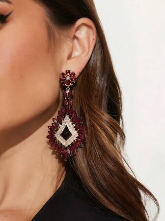 1 Pair Of Luxurious Wine Red Rhinestone Pendant Earrings, Metal Heavy Industry Geometric Diamond Sparkling Women's Sparkling Rhinestone Earrings, Earrings For Autumn And Winter Seasons, Suitable For Weddings, Parties And Banquets To Wear