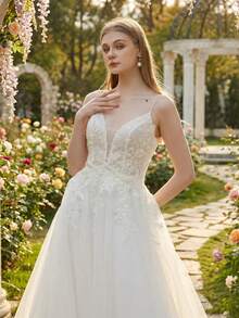 YOUKEFEIER Spaghetti Strap Deep V Lace Embroidery Sexy Long Wedding Dress - Beige - View 3