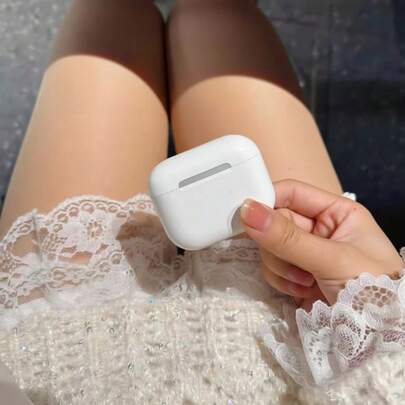 无线运动耳机，兼容蓝牙5.3，持久续航，快速充电，低延迟，适用于iOS和安卓系统。