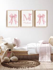 Conjunto de 3 pôsteres personalizados com nome e laço rosa, decoração de parede moderna e minimalista, elegante e charmosa, ideal para quarto de meninas, sala de estar e como presente de aniversário. - Rosa - Ver 5