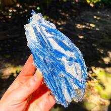 一块独特的天然水晶石，一块蓝色原石，以及一块矿物标本。 - 藍色 - 查看 2