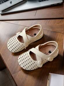 1双可爱镂空女童凉鞋，2026夏季新款透气闭趾魔术贴时尚公主鞋，儿童软底防滑平底凉鞋，幼儿校鞋 - 米色 - 查看 1
