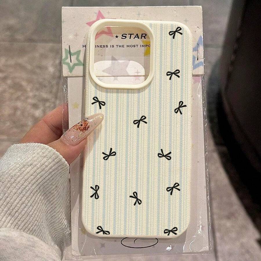 1 Peça Capa de Telefone com Design de Laço Preto e Listras Azuis Doces, Feita de Material TPU, Compatível com iPhone 17 Pro Max/17/16 Pro Max/15/13/12/11, S20 FE/A15/S24/A55, Compatível com Redmi Note 11/12/13 Pro, Cobertura Total, Proteção Antideslizante e Macia - Branco - Visão 1