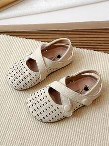 1双可爱镂空女童凉鞋，2026夏季新款透气闭趾魔术贴时尚公主鞋，儿童软底防滑平底凉鞋，幼儿校鞋 - 米色 - 查看 5