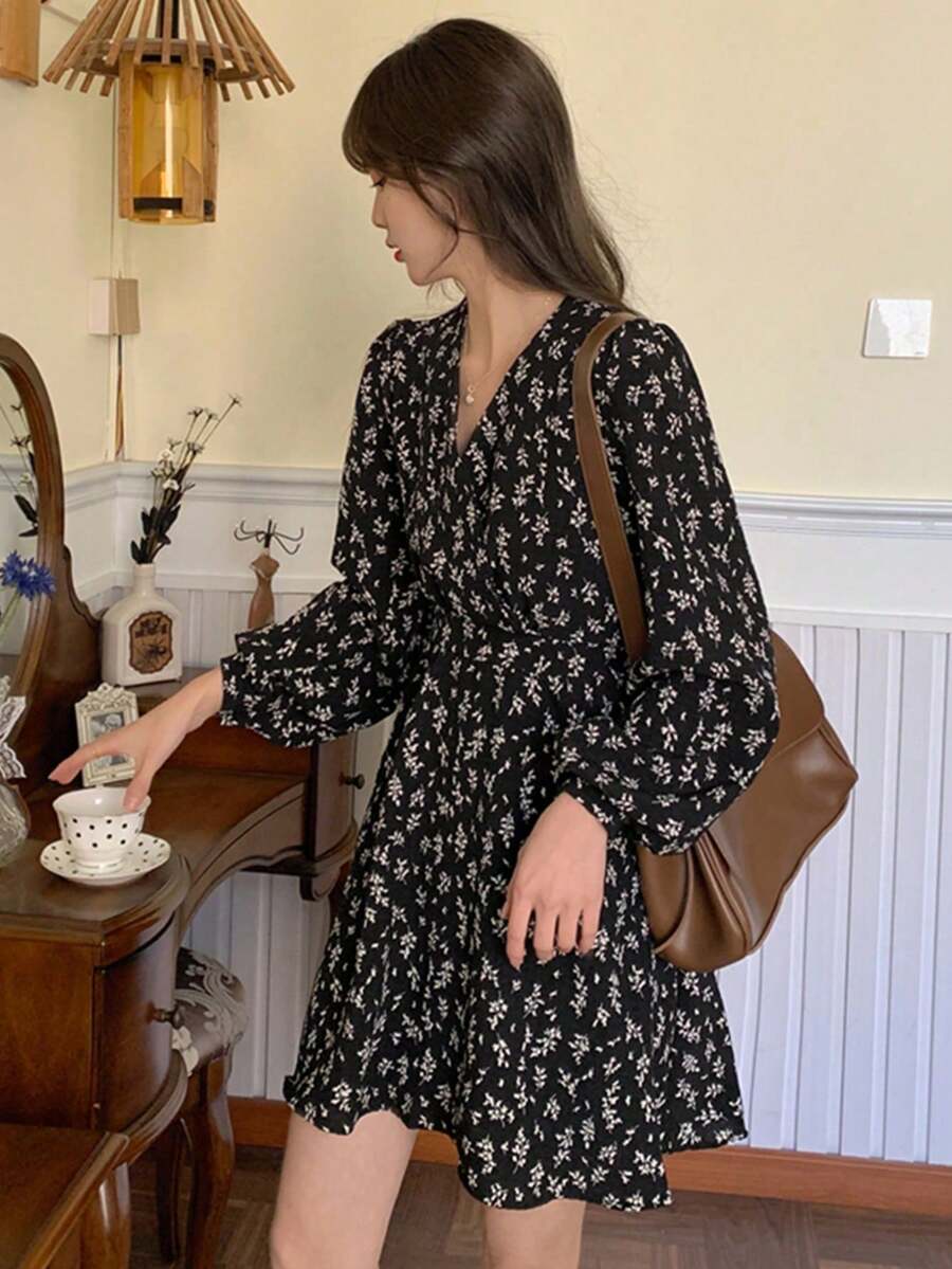 女士休闲度假风V领长袖连衣裙 - 黑色 - 查看 1