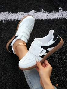 Giày thể thao nữ da màu nâu trơn kiểu Anh, buộc dây, có khóa cài, mũi tròn, đế bằng thấp, thời trang, thoáng khí và chống trơn trượt, thích hợp cho học sinh. - trắng - Xem 2