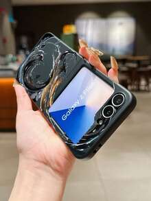 1pc Fashionable And Simple Skin Feel PC Material Cute Water Ripple Element Folding Phone Case, Can Protect And Prevent Falling: SamsungGalaxy Zflip 3/Zflip 4/Zflip 5/Zflip 6/Zflip 7/ Razr 50 Ultra/ Razr 60 Ultra/ Razr 60/ Razr 50/Galaxy Z Flip7 FE - Black - View 3