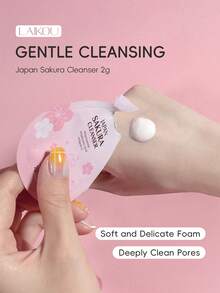 一套 LAIKOU 樱花保湿护肤套装（樱花洁面乳 2g*10+樱花爽肤水 2ml*10+樱花保湿唇膜 6g*5+樱花防晒霜 (SPF50) 30g+精华胶囊 30粒*0.5ml+泥面膜 5g*10+眼膜 6g*5+精华霜 30g+眼霜 15g+睡眠面膜 3g*10+保湿面膜 25g*5）抗衰老护肤礼盒 - 櫻花 - 查看 6