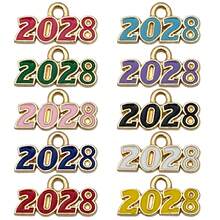 10个9x18毫米2028数字吊坠套装 – 现代简约锌合金数字吊坠，可用于DIY手链、项链和耳环 – 亮丽珐琅饰面，是完美的生日和毕业礼物 - 彩色 - 查看 10