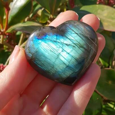 1pc Natural Flashy Labradorite Heart Shape - Unique Cabochon Cut, High-Gloss Smooth Polish, Convenient Flatback - Approx 10-600g,