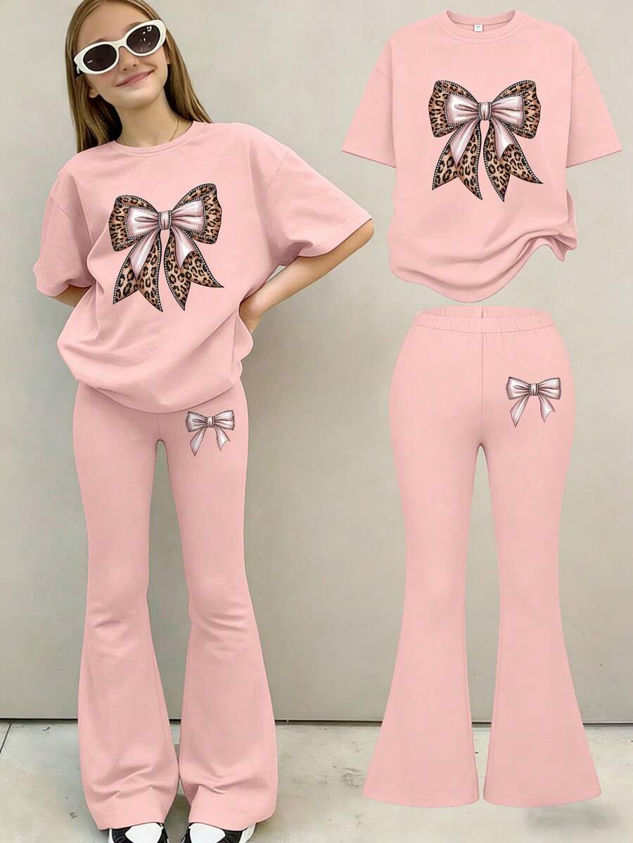 Bộ 2 món cho bé gái gồm áo thun ngắn tay in họa tiết da báo đính nơ và quần ống loe, thích hợp cho mùa xuân/hè. - Hồng - Xem 1