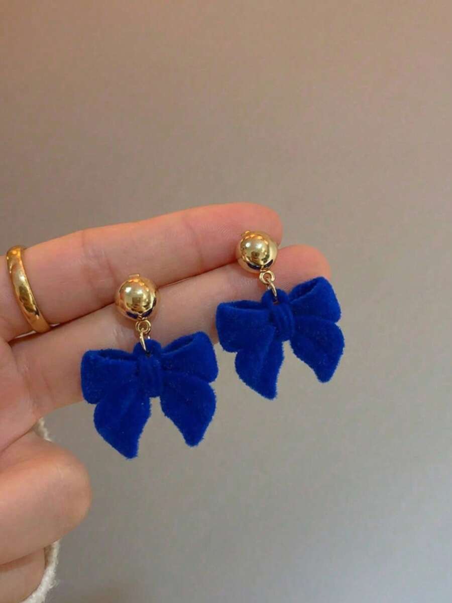 1 Pair Blue Flocked Bow Earrings - Minimalist, Fashionable, Versatile, Cute, Sweet, Gentle, High-End Design, Showcasing Elegance, Sophistication And Charm. Suitable For Women To Wear On New Year, Valentine's Day, Daily Or Special Occasions. - Blue - View 1